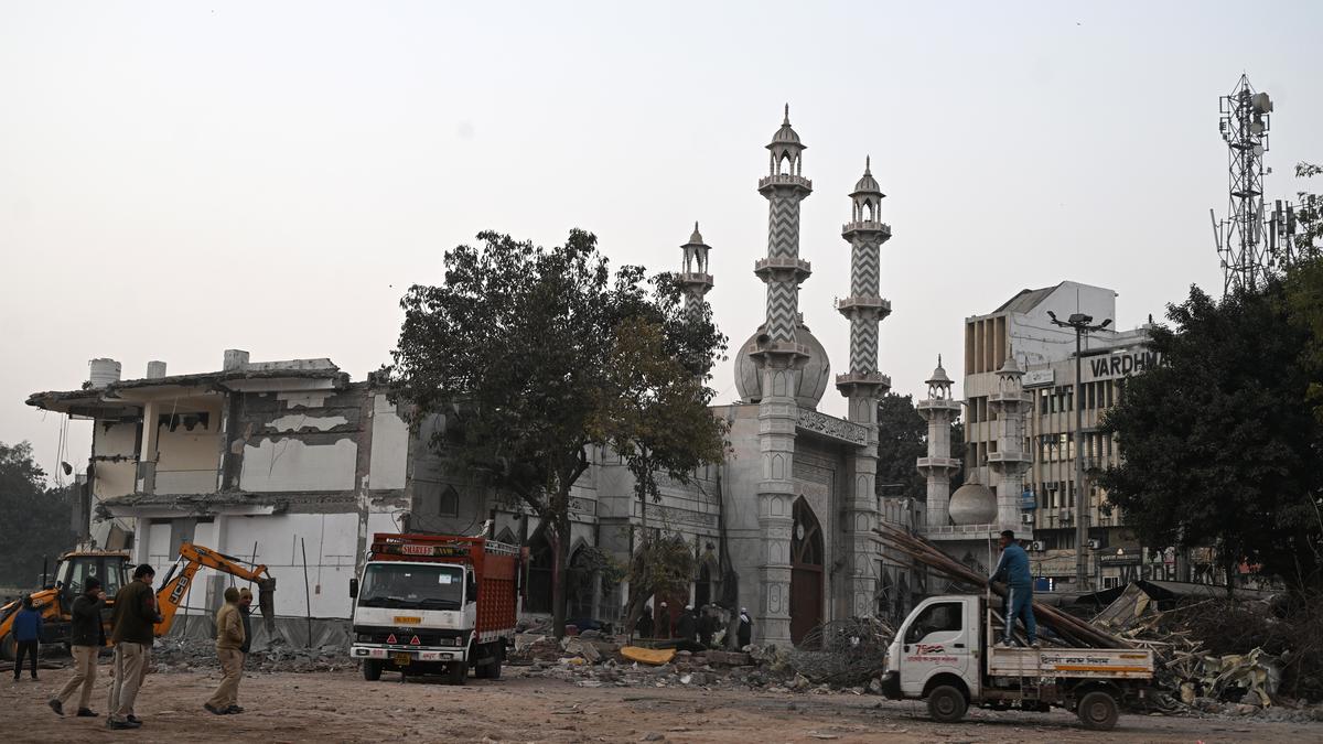 https://th-i.thgim.com/public/incoming/jewyjp/article70599408.ece/alternates/LANDSCAPE_1200/TURKMAN%20GATE%20DEMOLITION%20DELHI%202026_10_01_24.jpg