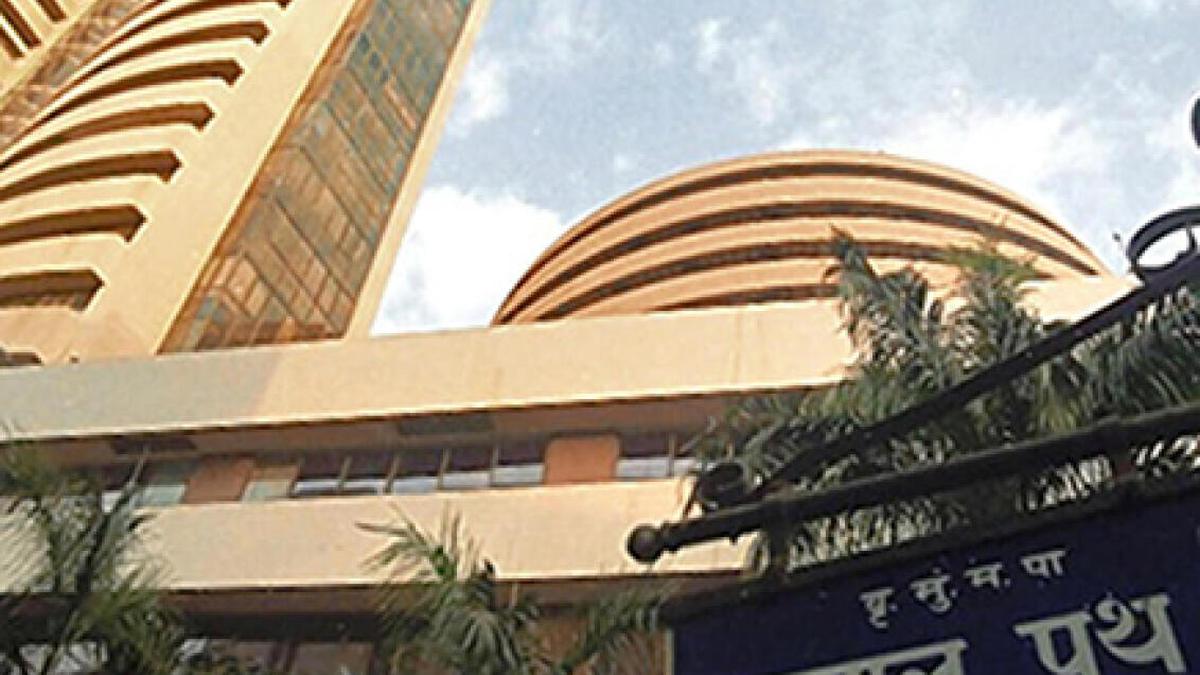 Sensex, Nifty pare early gains to settle lower for second straight session