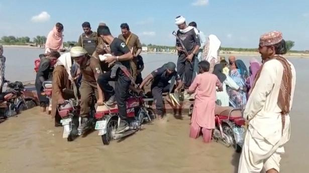 Pakistan resumes search for 29 missing after boat capsized