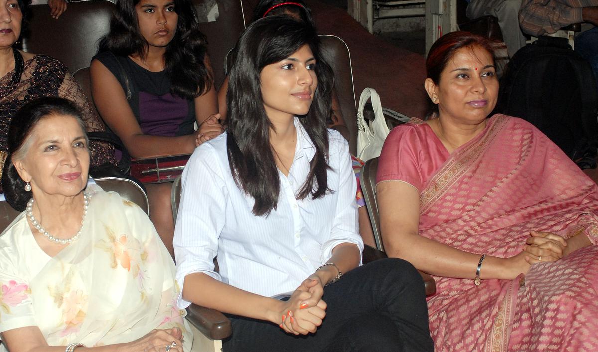 Sushma Seth (extreme left) is a recipient of the Kalpana Chawla award in 2012 in New Delhi 