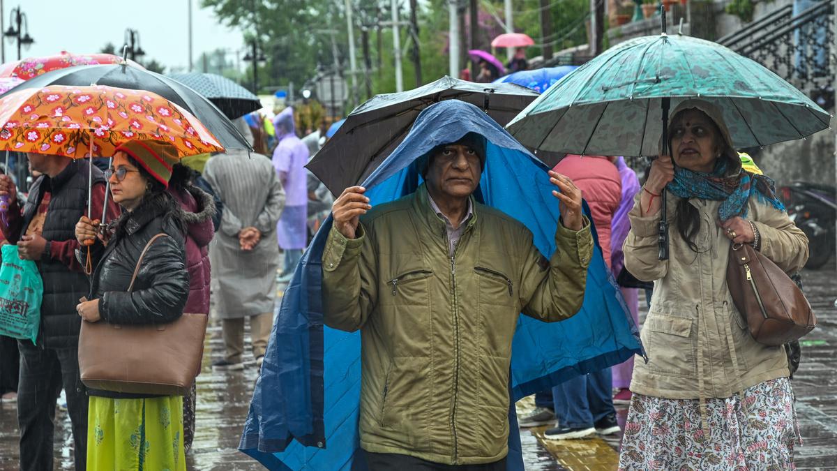 Freaky weather marked by snowfall, hailstorms wreaks havoc on apple orchards in Kashmir