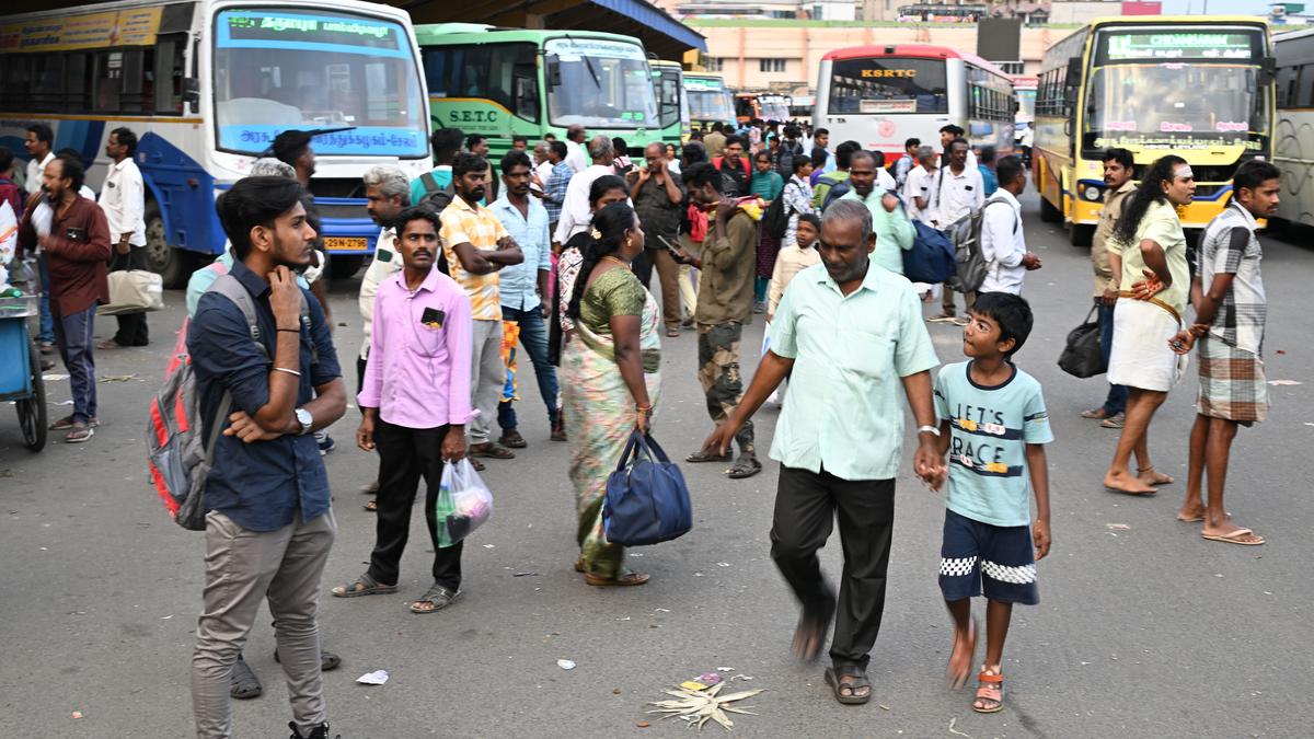Salem New Bus Stand witnesses huge crowd ahead of Pongal festival