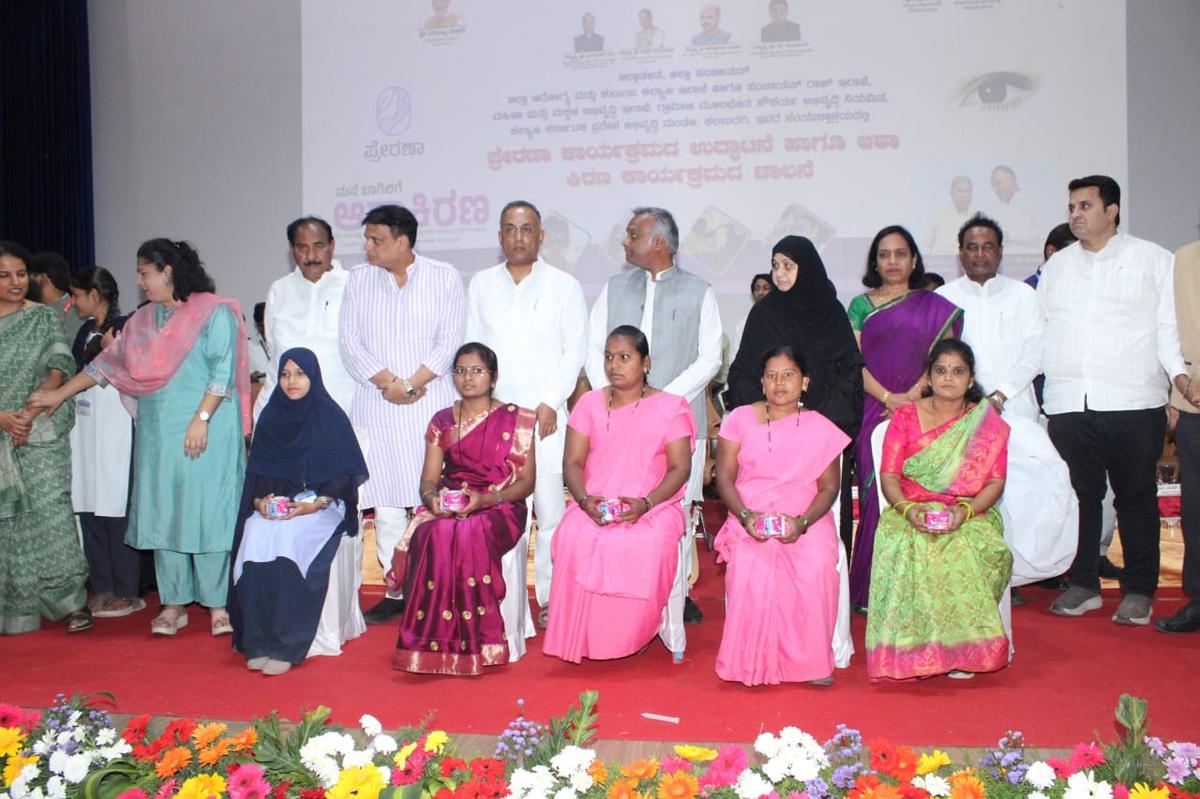 Health and Family Welfare Minister Dinesh Gundu Rao with invitees after launching Prerna programme in Kalaburagi on March 7, 2024. 