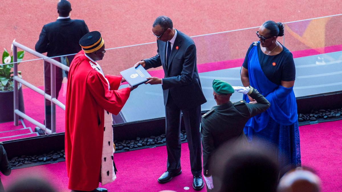 Rwanda’s Paul Kagame sworn in saying regional peace ‘a priority’