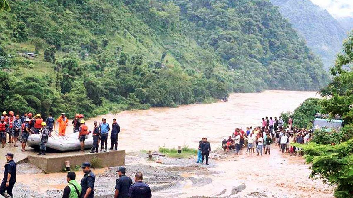 नेपाल भूस्खलन त्रासदी: लापता यात्रियों की तलाश के लिए भारत से तकनीकी सहायता मांगी गई