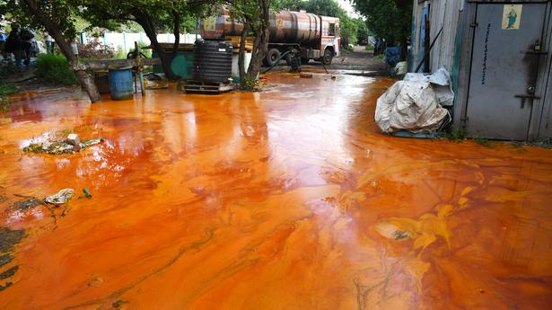 Palm oil pipeline leakage alarms residents in Kasimedu