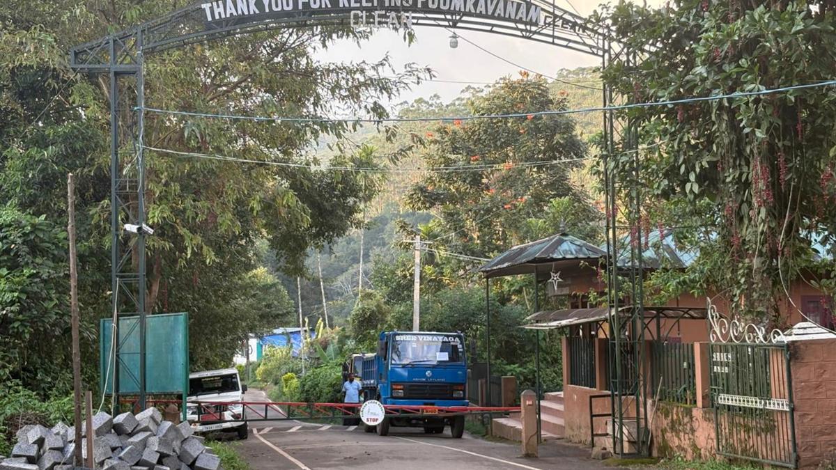 Periyar dam maintenance works:  Stand-off between Tamil Nadu and Kerala continues