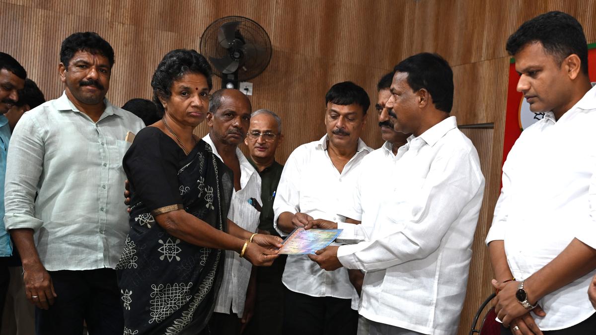 BJP questions police visiting 80-year-old Sangh Parivar leader’s house at night