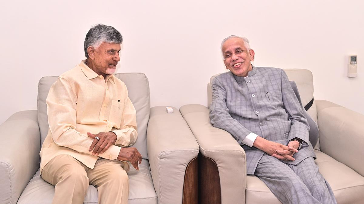 Governor invites Chandrababu Naidu to form govt. in Andhra Pradesh