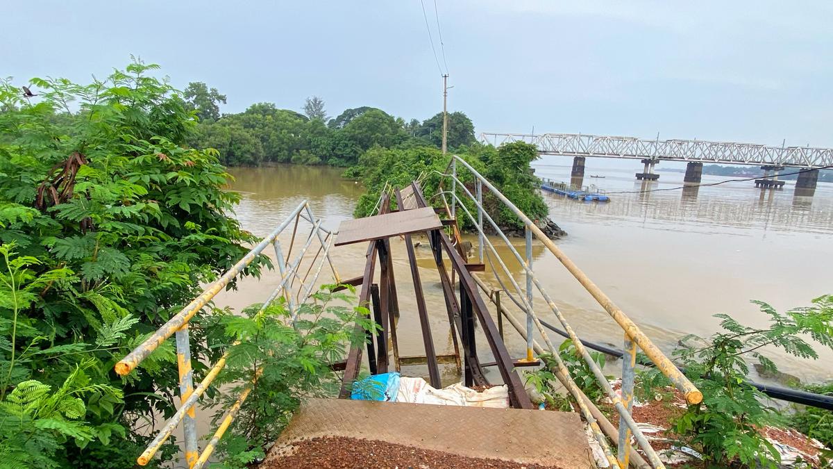 Snapped footbridge lengthens the journey of Ullal Hoige residents