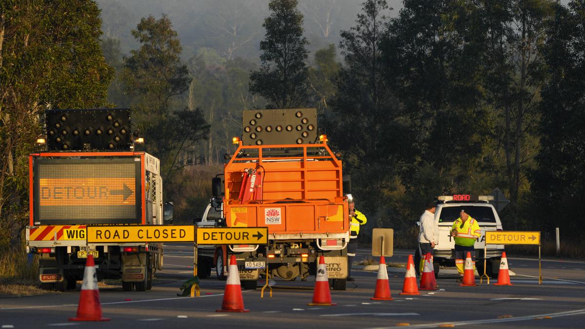 10 killed in Australia after wedding bus rolls