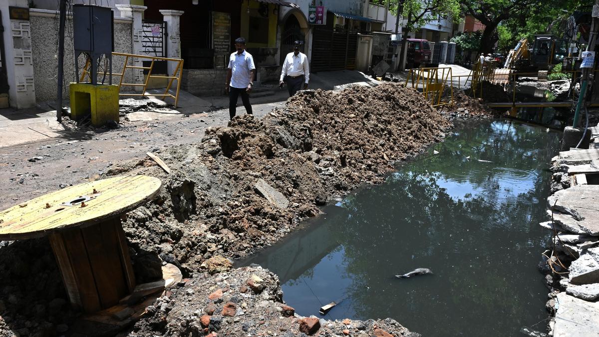 Arumbakkam residents flag sewage contamination in drinking water - The Hindu by Authors