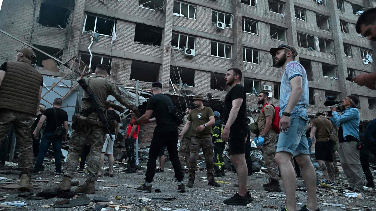 Three Dead, More Than 40 Injured In Russian Strike On Ukraine ...