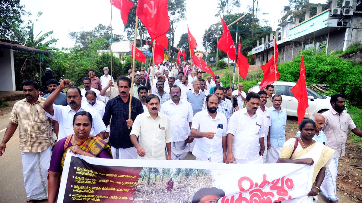 Farmers&rsquo; forum takes out protest march in Idukki seeking relief for cardamom sector