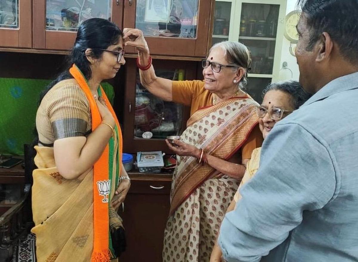 NDA candidate Pravitha Vijayakumar with supporters. 