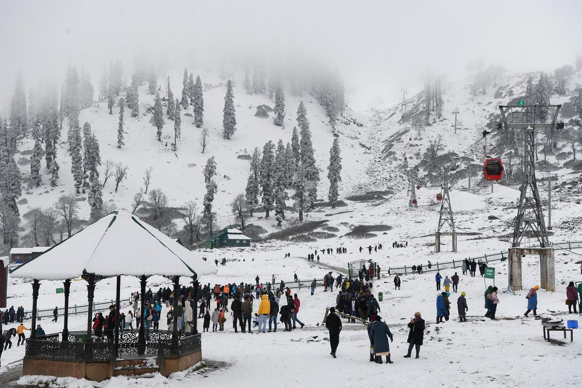 thehindu.com - Pti - CM Omar Abdullah pins hope on snowfall to revive J&K's tourism; calls for sustainable development