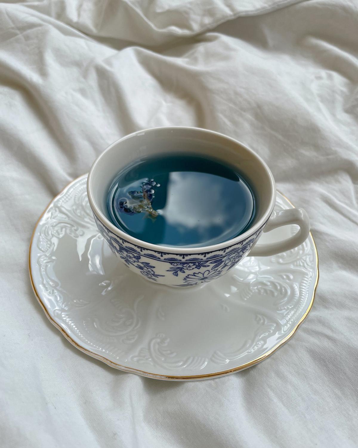 Blue tea 