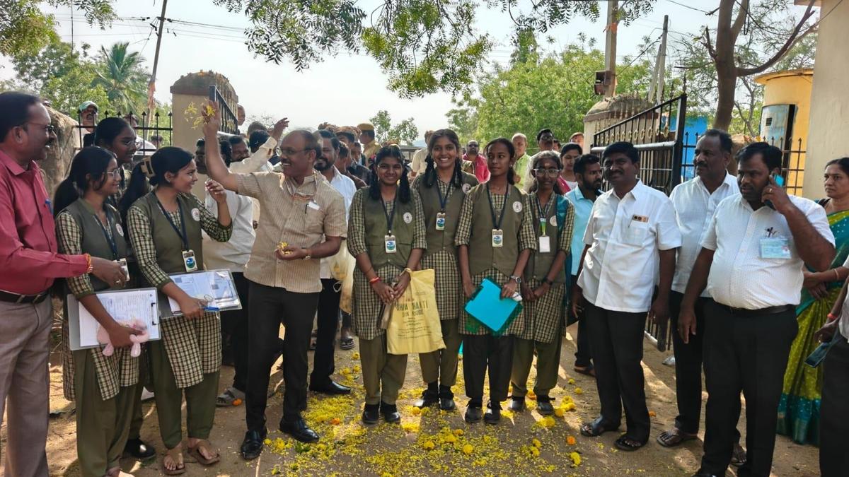15,821 SSLC students write first language paper in Yadgir