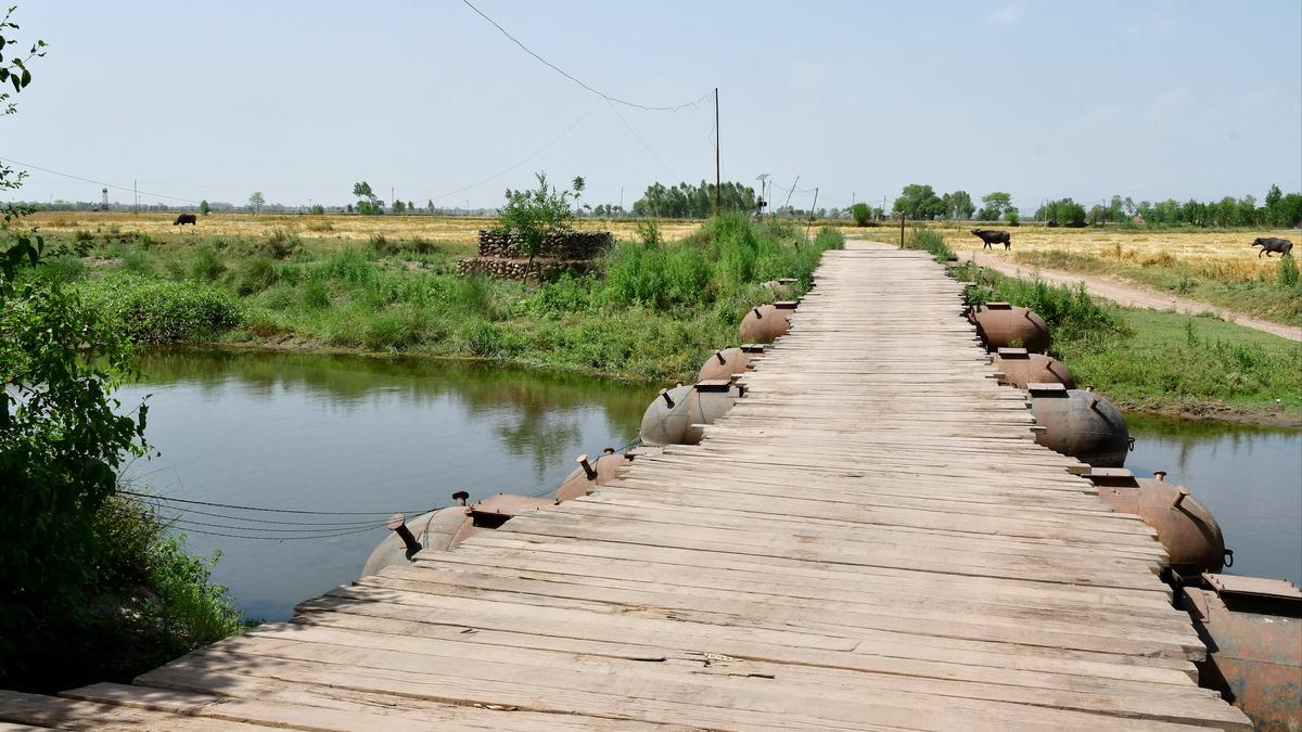 Pakistan Rangers to hand over captured BSF jawan to India