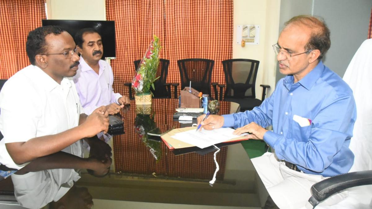 Rajinder Chaudhry takes charge as the new ADG for Andhra Pradesh in PIB office of Vijayawada