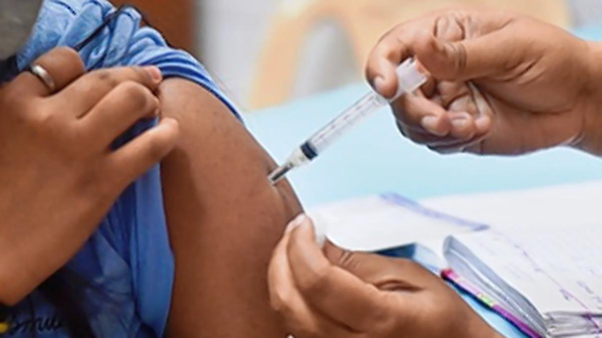 Une nouvelle étude immunologique souligne l’importance de la vaccination contre la COVID-19 de ceux qui ont déjà été exposés au virus