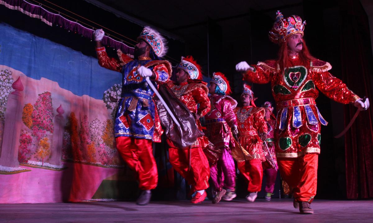 A scene from ‘Karalman Charitham’ chavittunatakam performed by Sebina Rafi Folklore Centre, Gothuruthu 