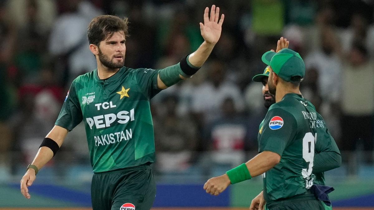 Pakistan enters final as Bangladesh slips up