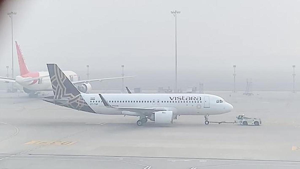 Dense fog and smog across northern India disrupt flights; Civil Aviation Ministry issues heavy‑fog alert