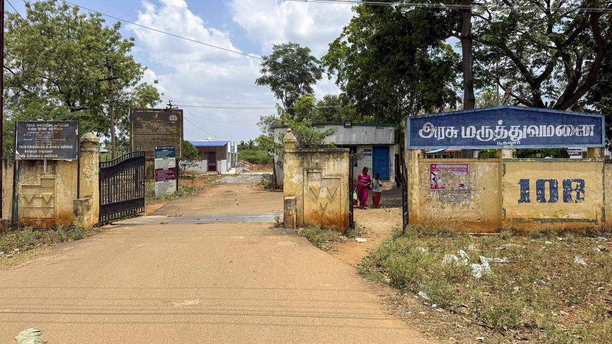 Employees scarcity hits Budalur Authorities Hospital Employees scarcity hits Budalur Authorities Hospital
