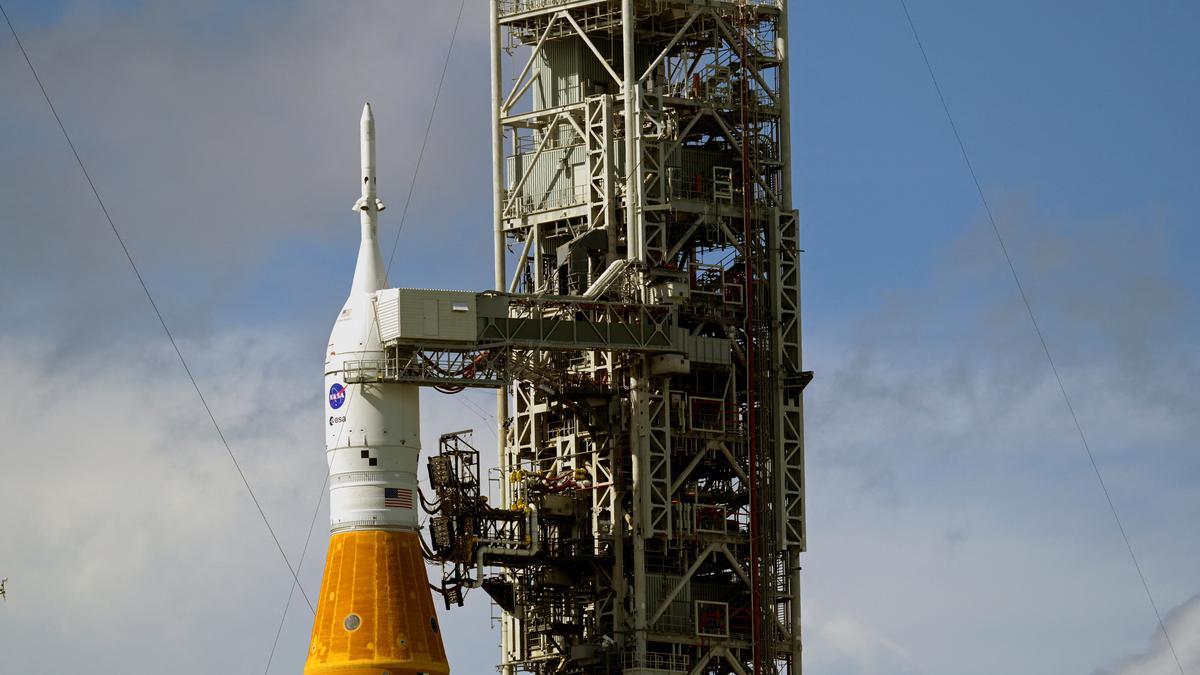 NASA’s Moon rocket endured hurricane, set for 1st test flight