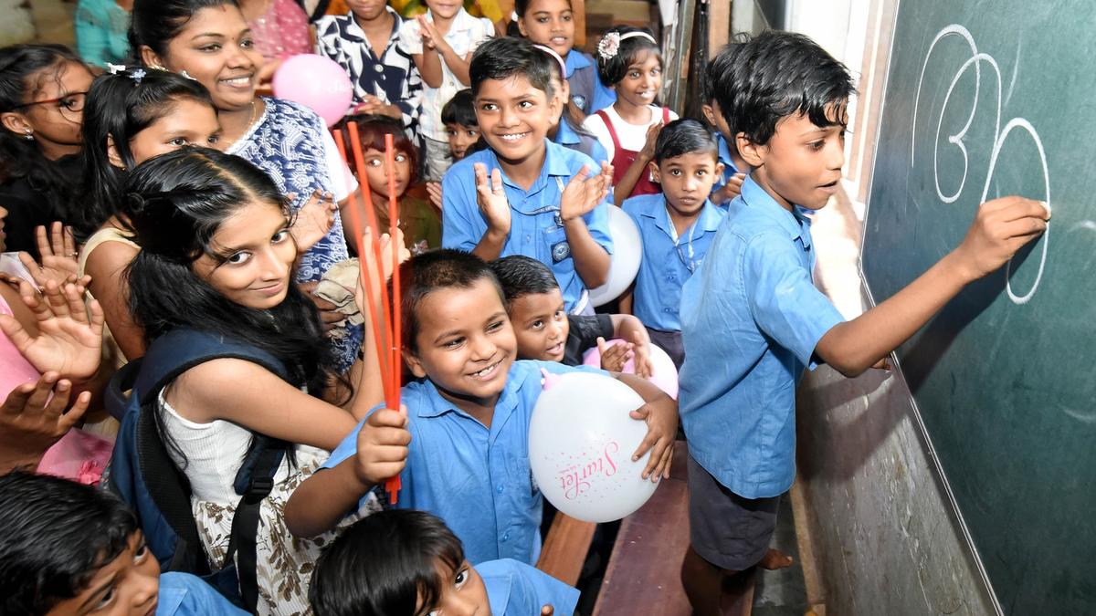 Celebrations mark reopening of schools in Kannur, Kasaragod