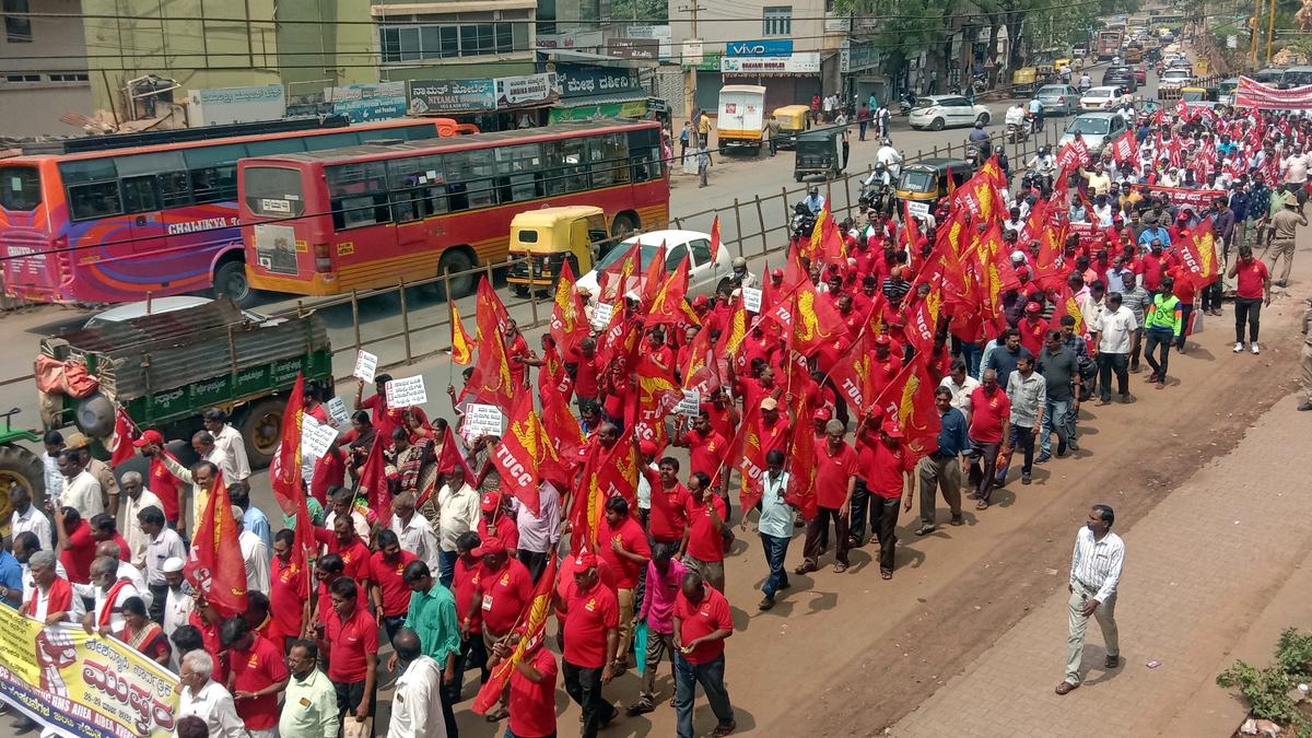 Banks stay shut, but it was life as usual on bandh day in Karnataka The Hindu