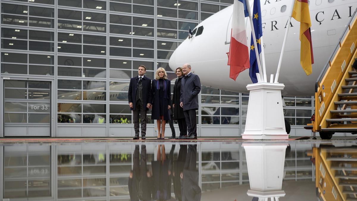 Macron visits Scholz, seeking to shore up French-German ties