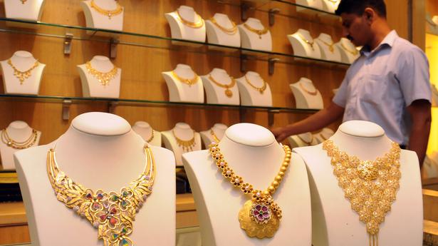 Gold declines ₹195; silver drops ₹863