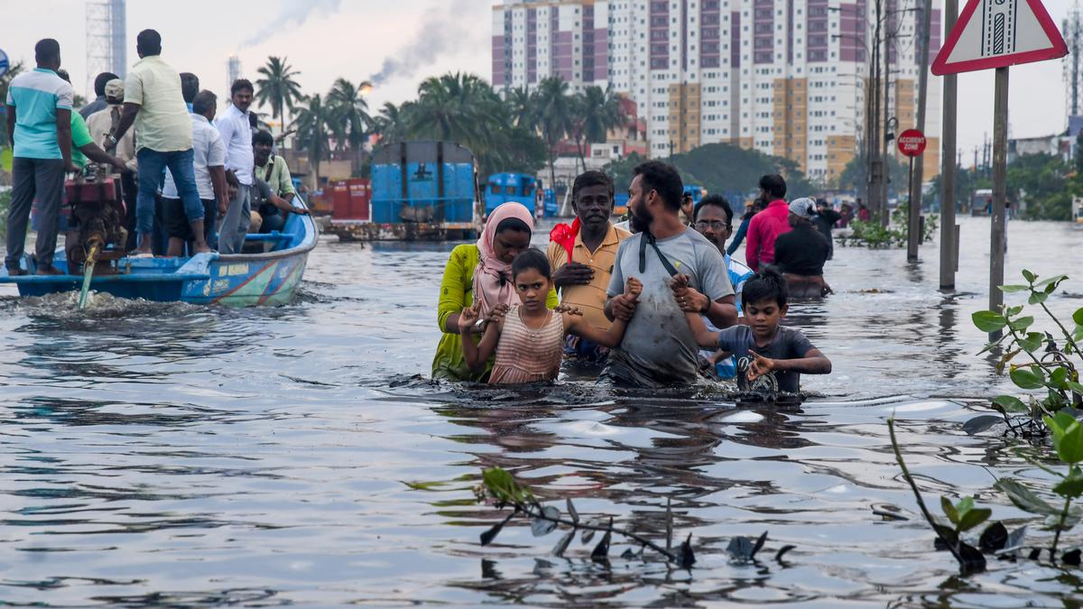 Oil in Chennai flood waters | TNPCB officials trace leak to CPCL