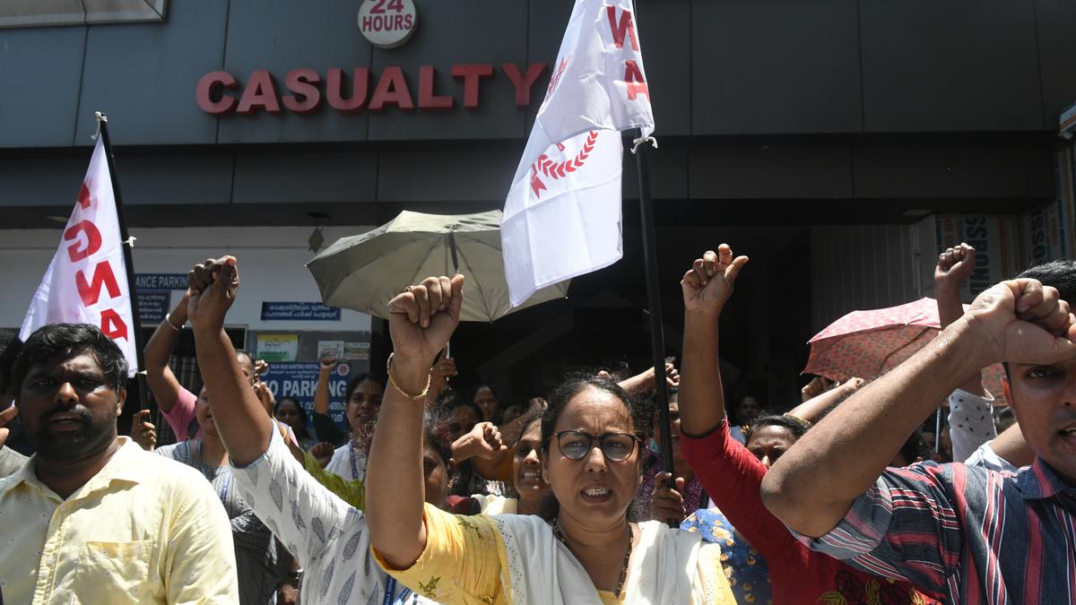 Nurses stage protest against alleged assault on staff at Govt. Taluk Hospital in Fort Kochi