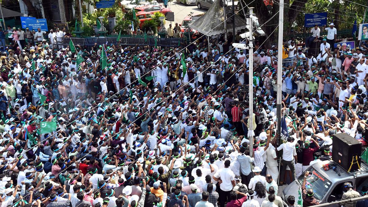 Tension grips Kerala capital as Muslim Youth League workers clash with police before Secretariat