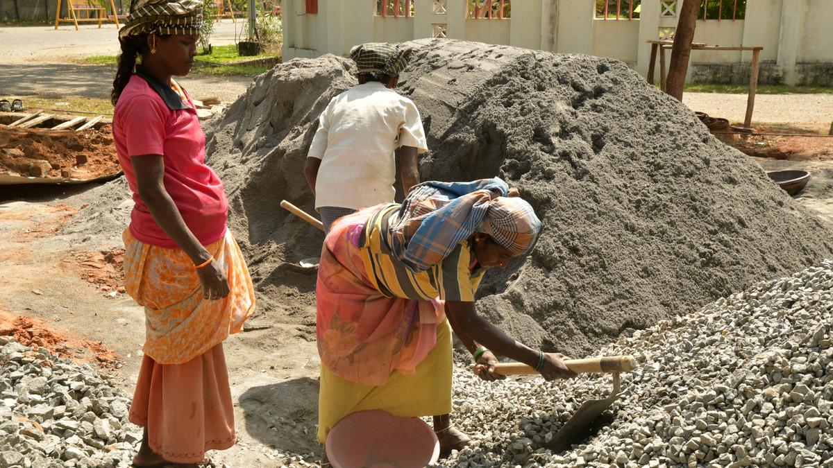 Hurdles aplenty for women construction workers in Tiruchi