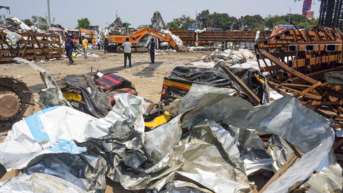 Ghatkopar hoarding crash: Current GRP commissioner ignored all safety warnings, allowed illegal hoarding, says suspended IPS officer