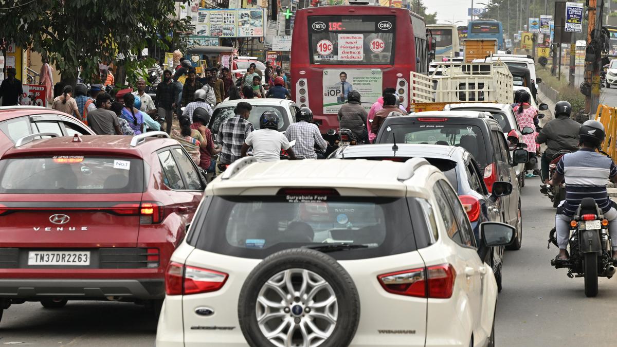 No respite from traffic chokeholds at Coimbatore’s Singanallur junction