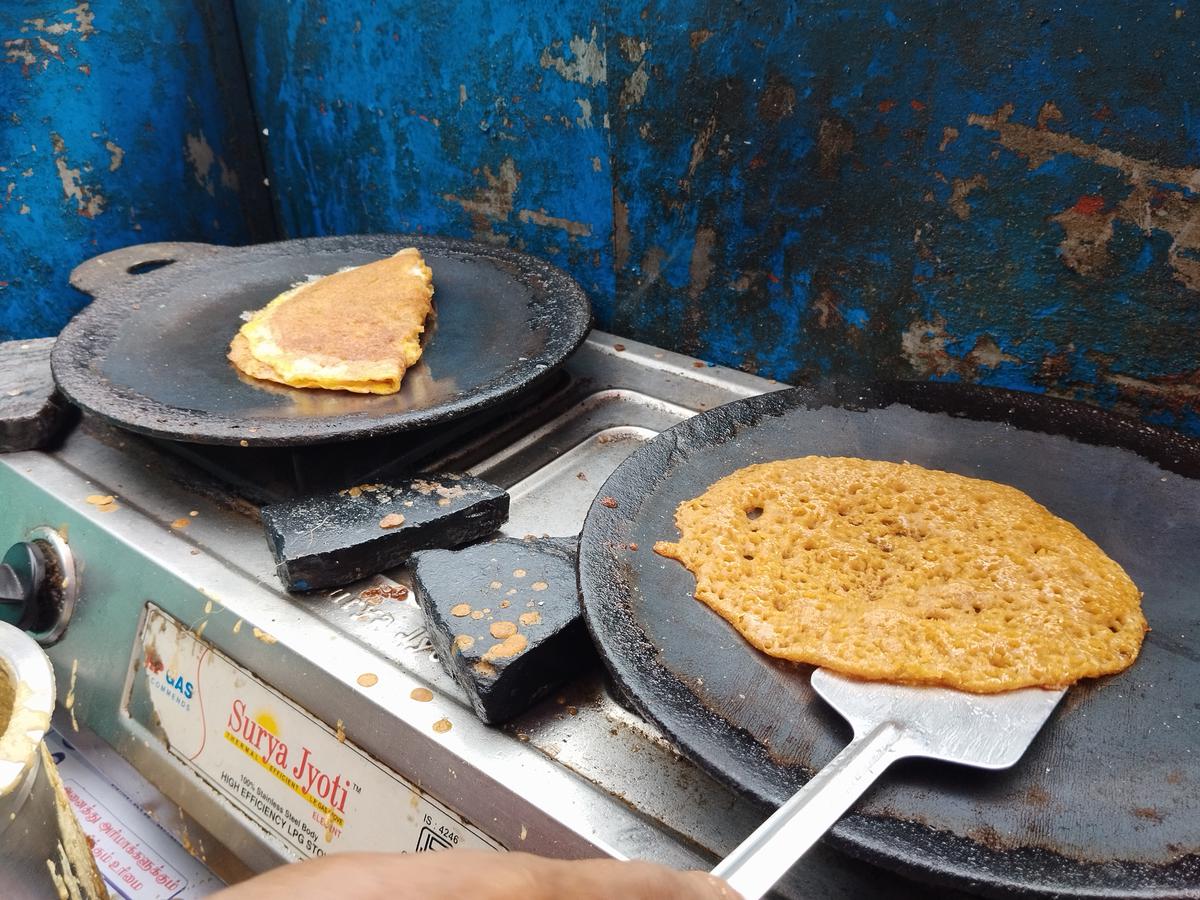 Vedhavathi adds karupatti and jaggery in equal proportions