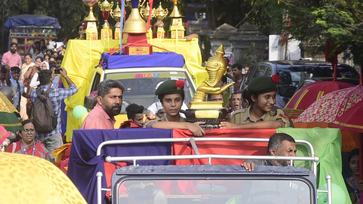 Grand procession in Kozhikode to mark victory at school arts fest