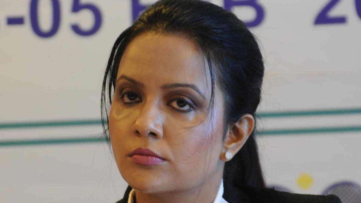 ‘Make MVA fall and trap Eknath Shinde’: Amruta Fadnavis in Whatsapp chat