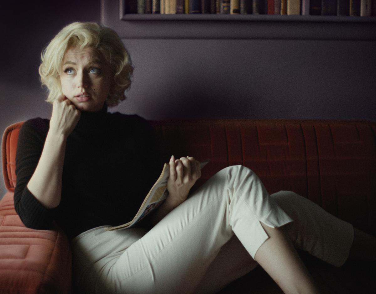 Ana de Armas sebagai Marilyn Monroe dalam film Blonde