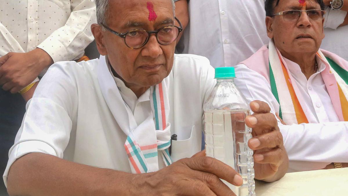 Congress will do well in M.P. polls, Scindia’s absence won’t impact its prospects: Digvijaya Singh