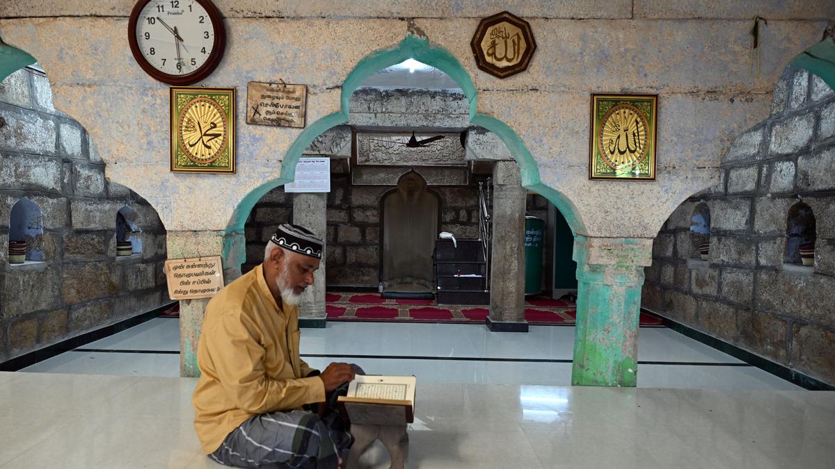 Faith burns bright at this ancient mosque near Tiruchi’s Fort Station