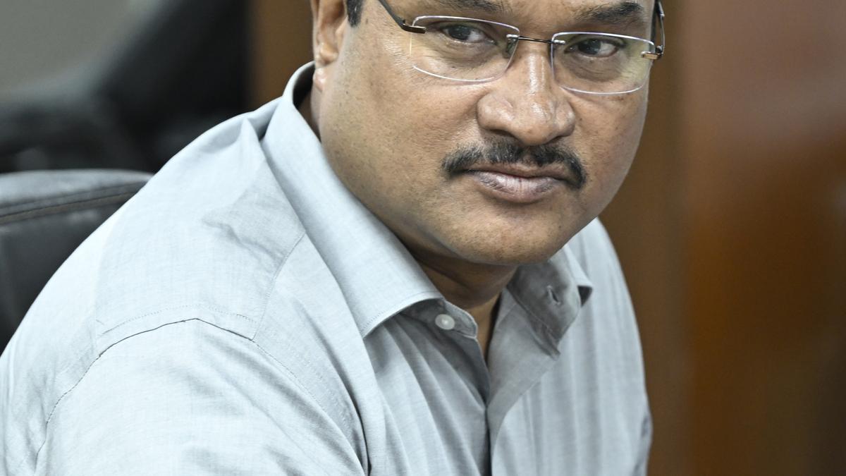 HYDRAA Commissioner promises time-bound inquiry into  Ameenpur encroachments