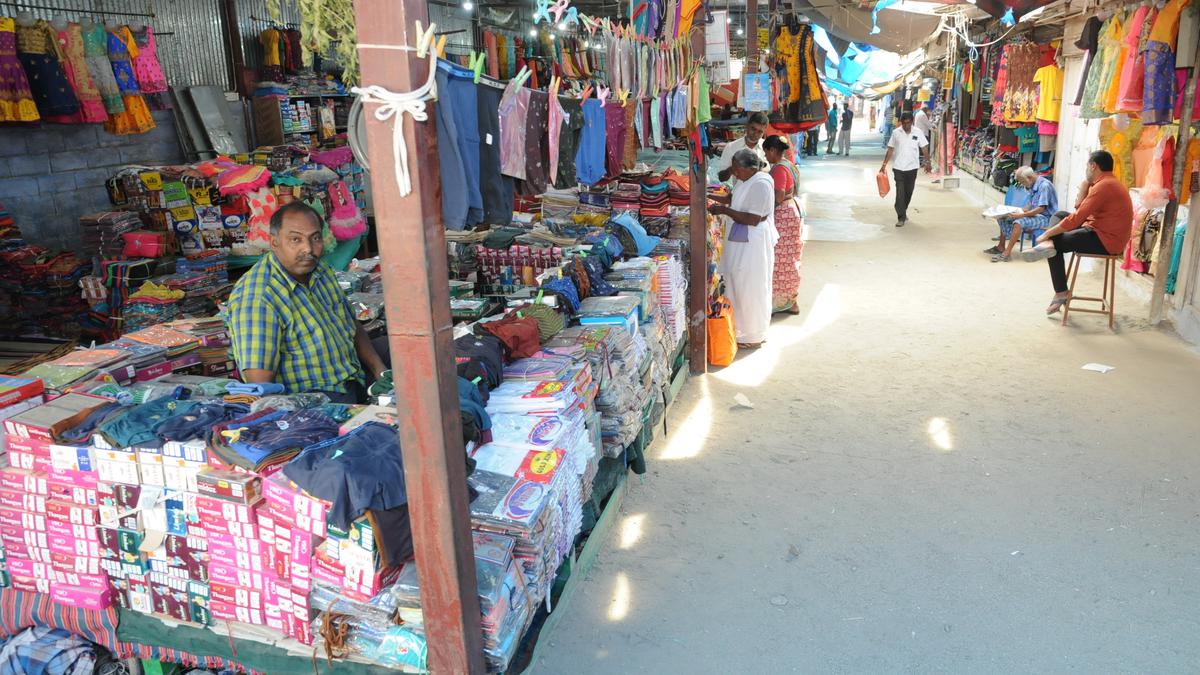 Cash curb hits sales at textile shops in Erode