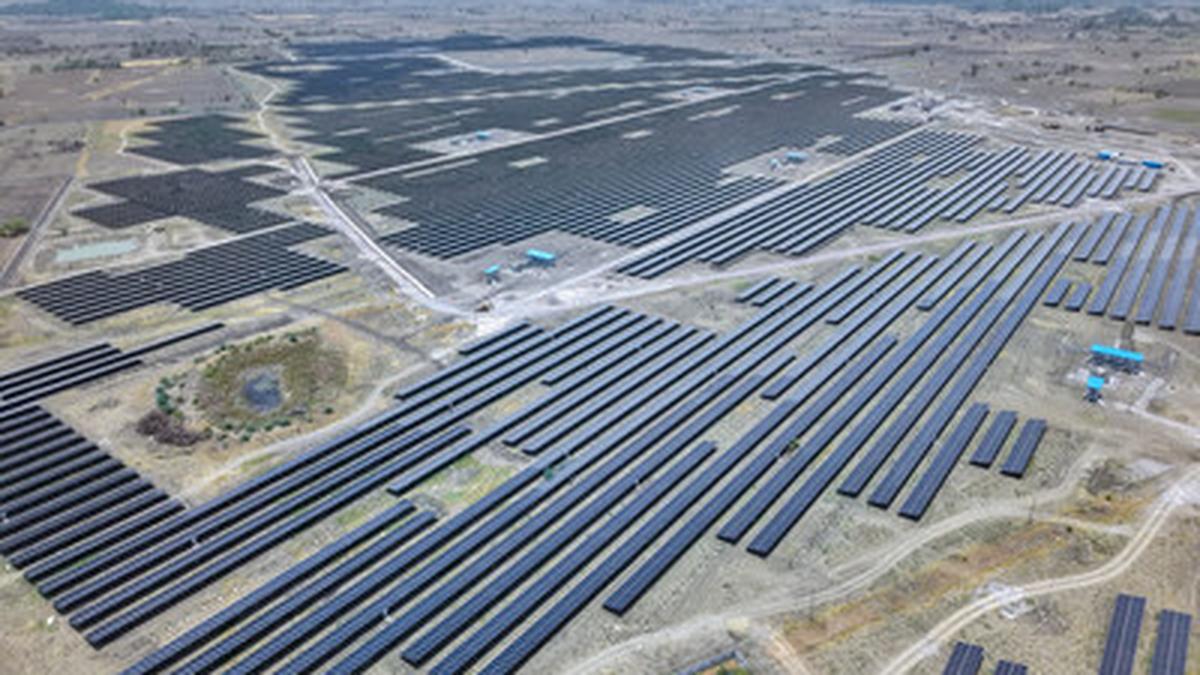 Sunsure Energy commissions 105 MWp solar plant in Mahoba; kicks off Uttar Pradesh’s first green power evacuation under Green Energy Corridor-II