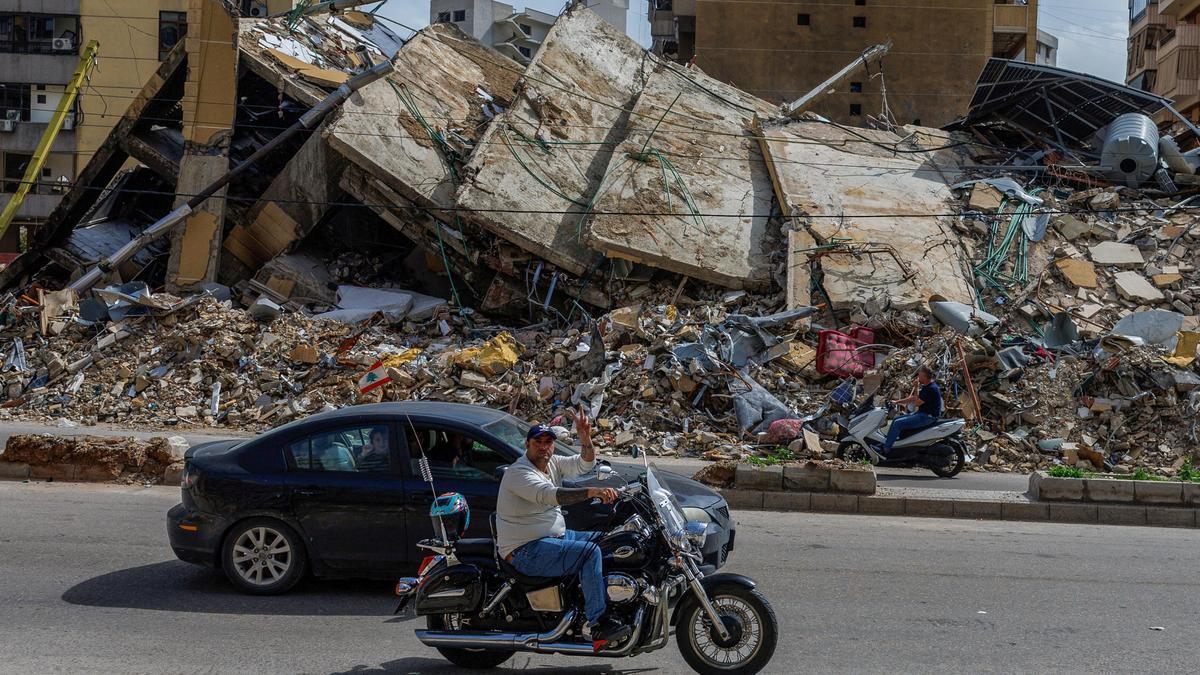 Iran-Israel war LIVE: Macron and Starmer to hold international summit on reopening the Strait of Hormuz